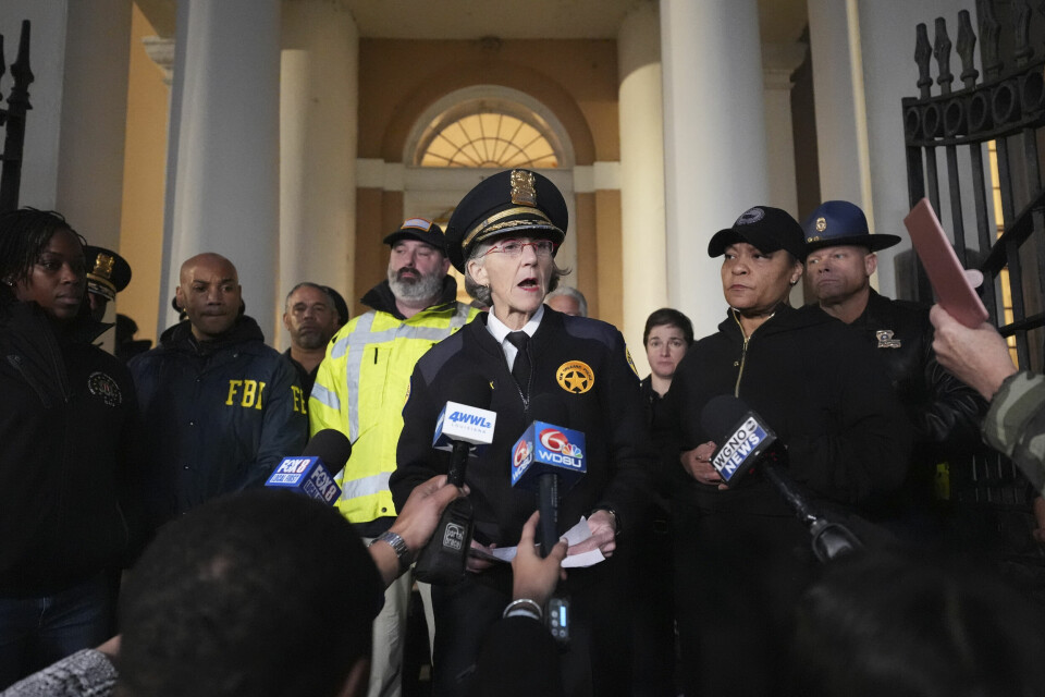FBI sier et IS-flagg er funnet i et kjøretøy brukt av mannen som drepte minst ti mennesker under nyttårsfeiringen i New Orleans. Gjerningspersonen forsøkte å ramme så mange som mulig og var tydelig innstilt på å lage et blodbad, ifølge politioverbetjent Anne Kirkpatrick. Foto: Gerald Herbert / AP / NTB