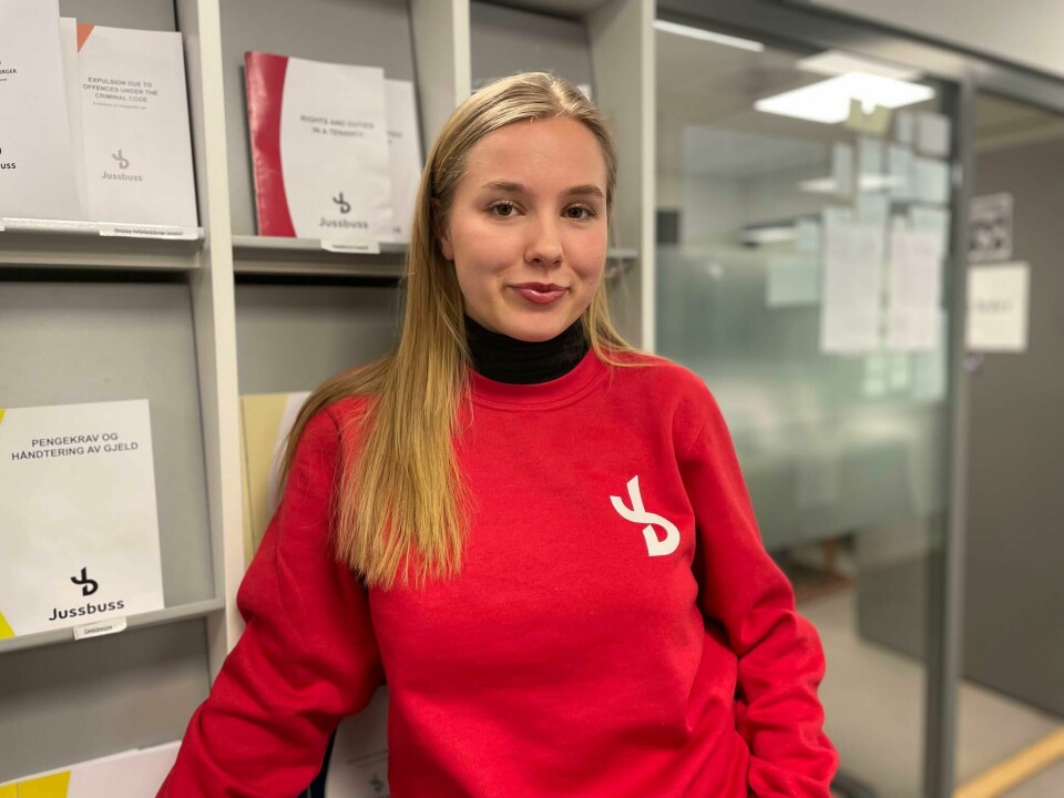 Ida Helene Finnanger er saksbehandler i Jussbuss, en ordning drevet av jusstudenter som gir gratis rettshjelp. Ida Helene Finnanger er saksbehandler i Jussbuss, en ordning drevet av jusstudenter som gir gratis rettshjelp.