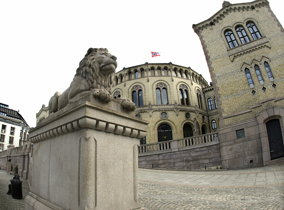 Folk undrer seg over dårlige beslutninger og hvorfor så mange kan ha en utfordrende hverdag i et så ressursrikt land. Årsaken er at politikerne som gruppe ikke trenger å bry seg om folkemeningen. Folkevalgte fra alle partier på Stortinget har gått sammen om å danne en vennegruppe for Vest-Sahara i håp om å øke det politiske presset mot Marokko. Foto: Morten Holm / NTB
