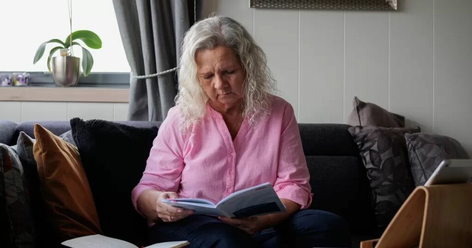 Ellen Merete Thollefsen jobber to vakter på fire timer i uka. Mer går ikke. Ellen Merete Thollefsen jobber to vakter på fire timer i uka. Mer går ikke.
