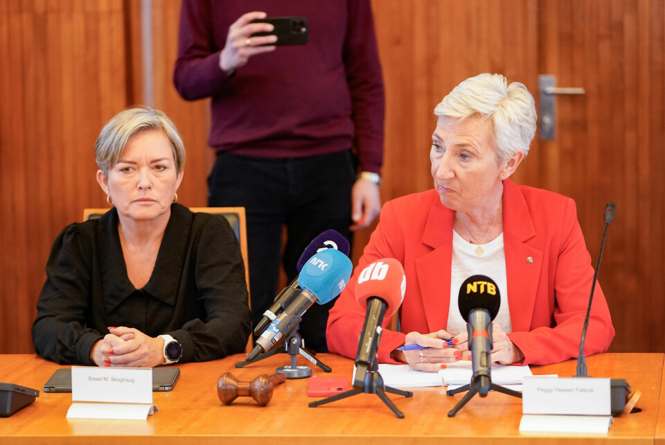 LO-leder Peggy Hessen Følsvik t.h. og Sissel M. Skoghaug, første nestleder, i forbindelse med lønnsoppgjøret for 2023. Foto: Terje Pedersen / NTB LO-leder Peggy Hessen Følsvik t.h. og Sissel M. Skoghaug, første nestleder, i forbindelse med lønnsoppgjøret for 2023. Foto: Terje Pedersen / NTB