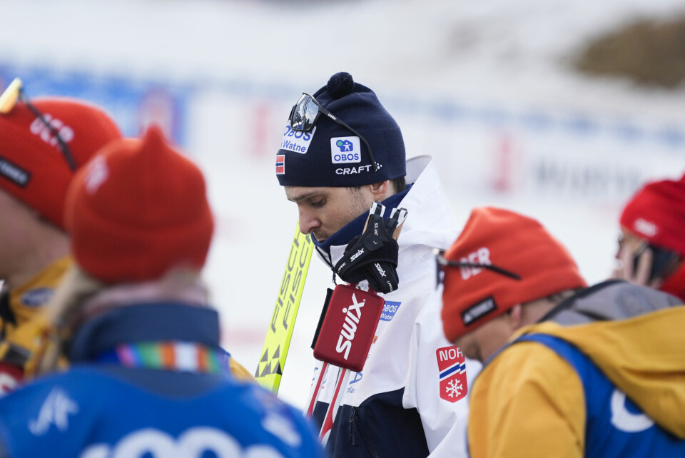 En skuffet Jørgen Graabak etter kombinert lag stor bakke under VM Trondheim 2025 i Granåsen. En skuffet Jørgen Graabak etter kombinert lag stor bakke under VM Trondheim 2025 i Granåsen. Foto: Terje Pedersen / NTB