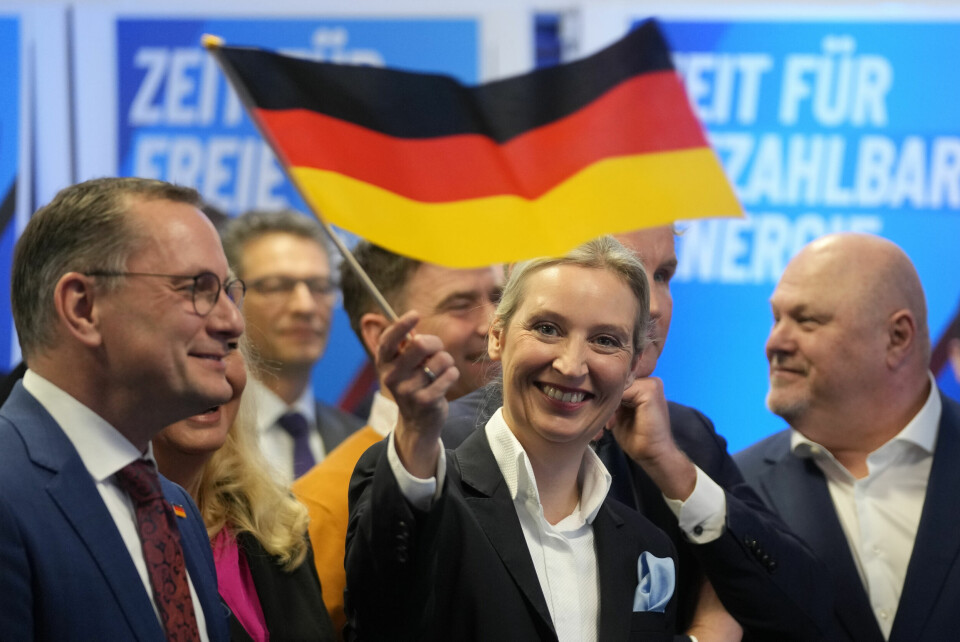 AfD-leder Alice Weidel jubler over et godt resultat i søndagens valg i Tyskland. AfD-leder Alice Weidel sier partiet er klar for å gå inn i en regjering. Foto: Michael Probst / AP / NTB
