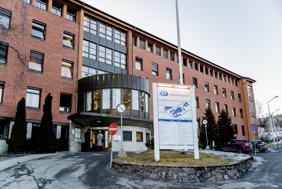 Sykehusdirektøren foreslår å legge ned fødetilbudet ved Gjøvik sykehus permanent på grunn av mangel på personell over flere år. Sykehusdirektøren foreslår å legge ned fødetilbudet ved Gjøvik sykehus permanent på grunn av mangel på personell over flere år. Foto: Stian Lysberg Solum / NTB
