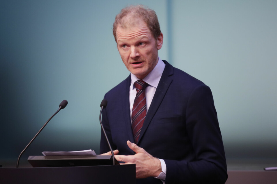 Visesentralbanksjef Pål Longva kommer til å presentere Norges Bank beslutning om styringsrenten torsdag, når sentralbanksjef Ida Wolden Bache er i møter i Stortinget. Det er fortsatt forhøyet risiko for negative hendelser som kan svekke finansiell stabilitet, sa visesentralbanksjef Pål Longva da han la fram årets første rapport om Finansiell stabilitet. Foto: Emilie Holtet / NTB