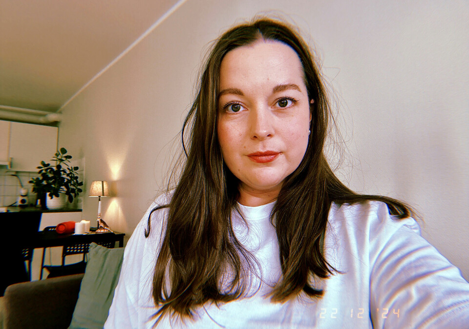 Jeg tar meg selv i å lure på om jeg er med i en episode av «Petter uteligger», om dette er en vond drøm, eller om det faktisk er livet mitt, skriver Eline Skår. Eline Skår, uføretrygdet