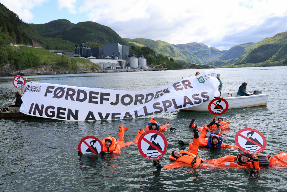Natur og Ungdom demonstrerte i Førdefjorden i februar i fjor. Natur og Ungdom demonstrerte i Førdefjorden i februar i fjor. Foto: Alva Oleanna Thingnes Førsund / Natur og Ungdom / Handout / NTB