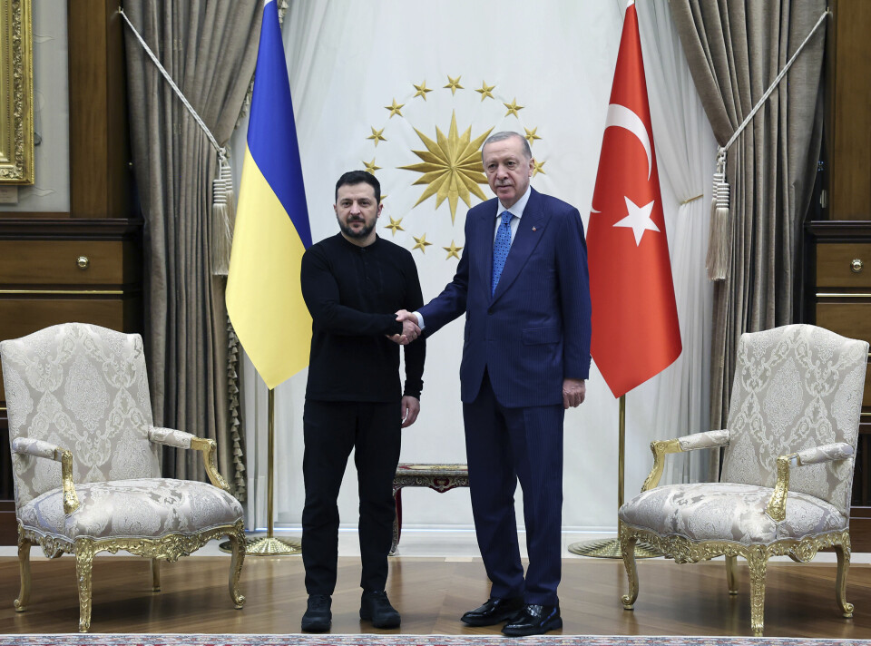 Tyrkias president Recep Tayyip Erdogan (til høyre) tilbyr seg å være vert for fredsforhandlinger mellom Ukraina, Russland og USA. Han tok tirsdag imot Ukrainas president Volodymyr Zelenskyj i Ankara. Tyrkias president Recep Tayyip Erdogan (til høyre) tilbyr seg å være vert for fredsforhandlinger mellom Ukraina, Russland og USA. Han tok tirsdag imot Ukrainas president Volodymyr Zelenskyj i Ankara. Foto: Tyrkias presidentkontor / AP / NTB