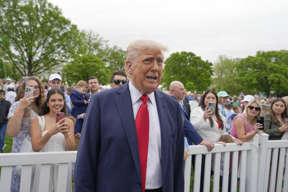 Rundt fire av ti amerikanere – 42 prosent – synes president Donald Trump gjør en god jobb. Det er bedre enn Joe Bidens støtte i det meste av forrige presidentperiode, men færre enn da Trump ble gjeninnsatt i januar. Rundt fire av ti amerikanere – 42 prosent – synes president Donald Trump gjør en god jobb. Det er bedre enn Joe Bidens støtte i det meste av forrige presidentperiode, men færre enn da Trump ble gjeninnsatt i januar. Foto: Alex Brandon / AP / NTB