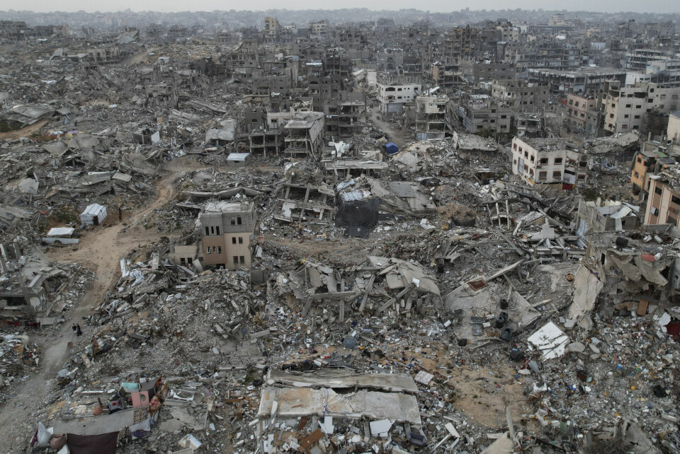 Israel har jevnet store deler av Gazastripen med jorden og drept minst 53.500 palestinere de siste 19 månedene. Nå truer flere europeiske land, blant dem Norge, med sanksjoner for å få en slutt på krigen. Israel har jevnet store deler av Gazastripen med jorden og drept minst 53.500 palestinere de siste 19 månedene. Nå truer flere europeiske land, blant dem Norge, med sanksjoner for å få en slutt på krigen. Foto: AP / NTB