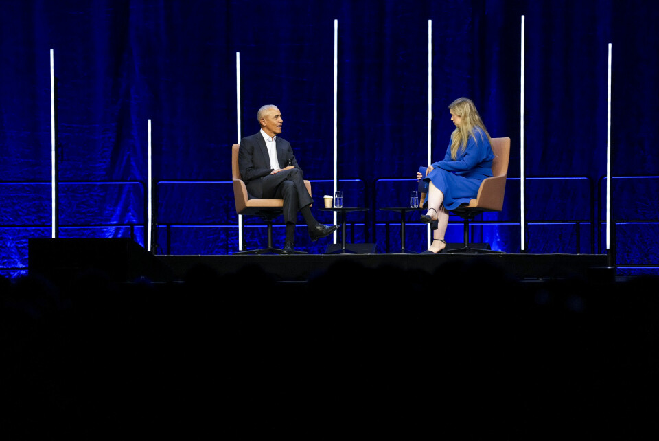 USAs tidligere president Barack Obama og Sofie Høgestøl under arrangementet «A Conversation With Barack Obama» i Oslo Spektrum. USAs tidligere president Barack Obama og Sofie Høgestøl under arrangementet «A Conversation With Barack Obama» i Oslo Spektrum. Foto: Fredrik Varfjell / NTB / POOL