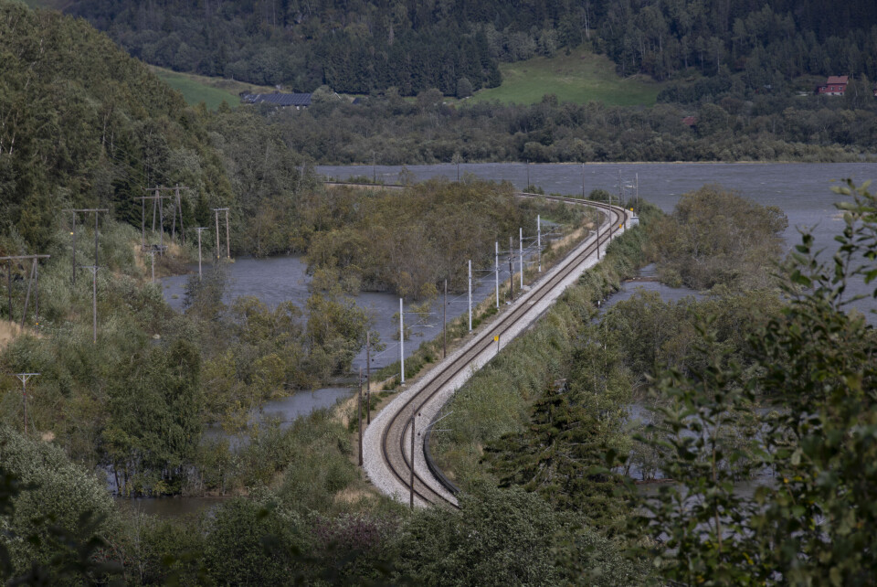 Massivt vedlikeholdsarbeid på Dovrebanen kommende helg. Her, ved Losna, skal det byttes omformer for strømtilførsel til toget og arbeides med signalanlegg.en / NTB Massivt vedlikeholdsarbeid på Dovrebanen kommende helg. Her, ved Losna, skal det byttes omformer for strømtilførsel til toget og arbeides med signalanlegg. Foto: Geir Olsen / NTB