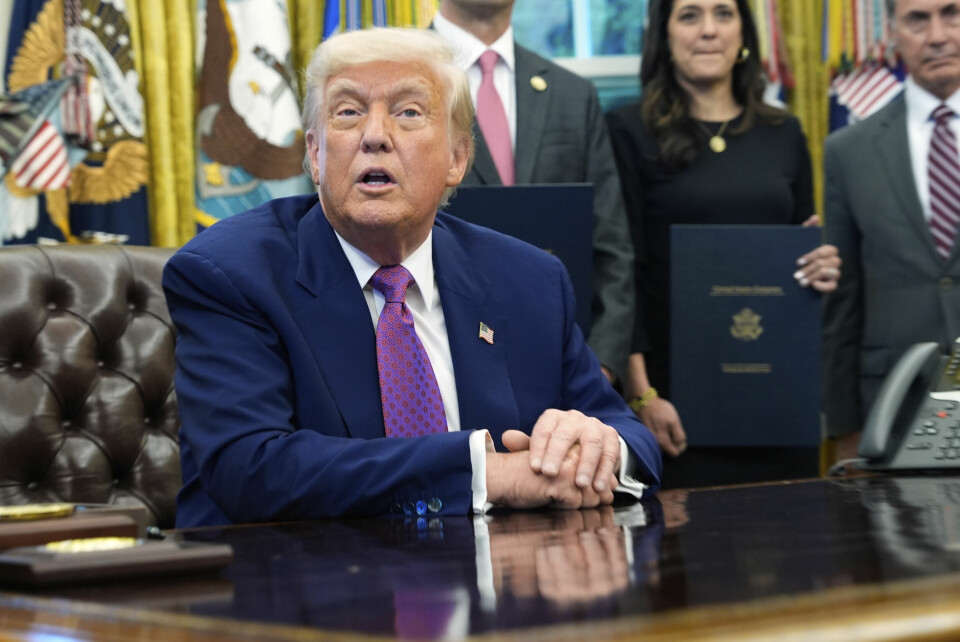 President Donald Trump sier USA skal beholde en grunntoll på 10 prosent. President Donald Trump sier USA skal beholde en grunntoll på 10 prosent. Foto: Alex Brandon / AP / NTB