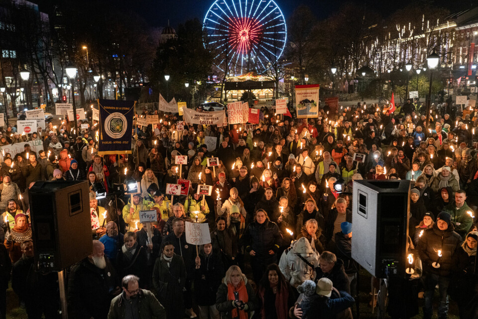 Flere har samlet seg for å gå i fakkeltog fra Østbanehallen til Stortinget for å demonstrerer mot nedbygging av behandlingstilbud for rusavhengige i november i fjor. Flere har samlet seg for å gå i fakkeltog fra Østbanehallen til Stortinget for å demonstrerer mot nedbygging av behandlingstilbud for rusavhengige i november i fjor. Foto: Thomas Fure / NTBFlere har samlet seg for å gå i fakkeltog fra Østbanehallen til Stortinget for å demonstrerer mot nedbygging av behandlingstilbud for rusavhengige i november i fjor.