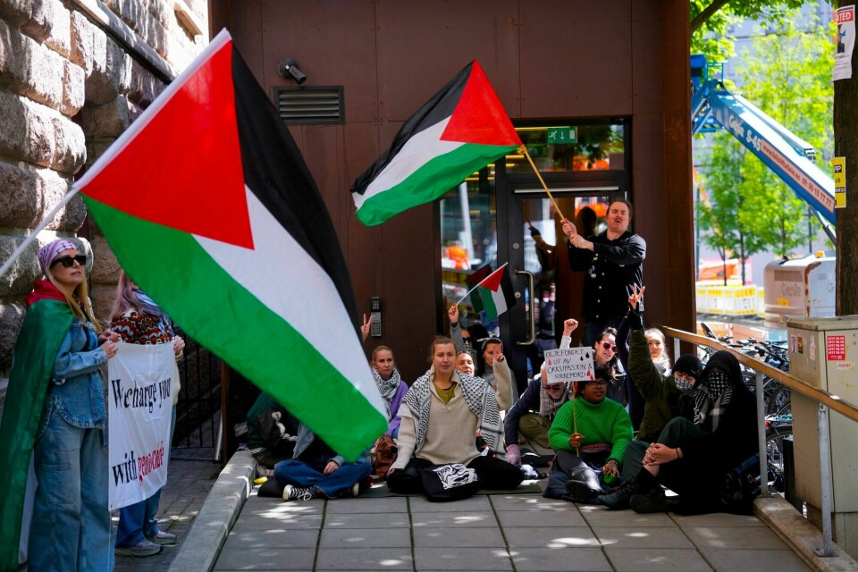 Aksjonsgruppen for Palestina holdt en demonstrasjon også utenfor Finansdepartementet.(Javad Parsa/NTB) Aksjonsgruppen for Palestina holdt en demonstrasjon også utenfor Finansdepartementet.
