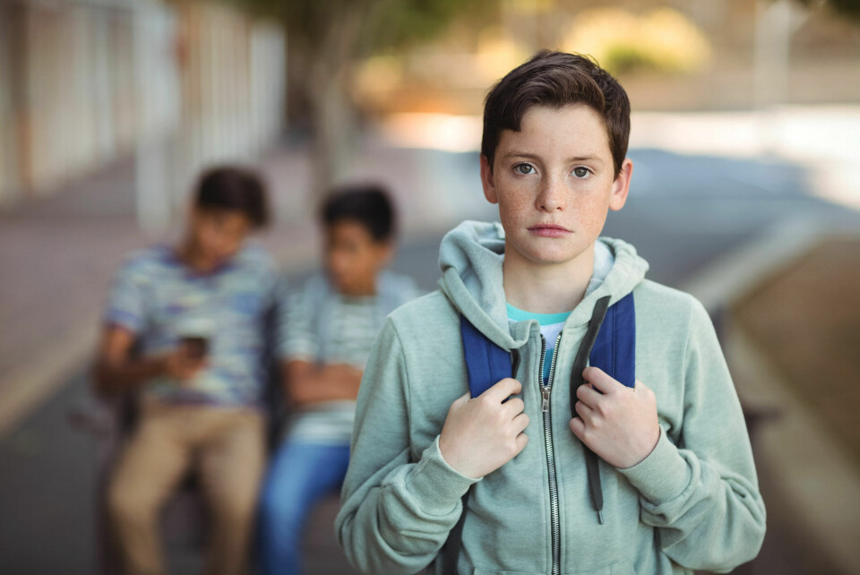 Dei kallar han sårbar. Eller ein svak elev. Det finst ikkje sterkare enn han, og hans like, som har reist seg som ein fugl føniks frå oska. Skole, mobbing, utenforskap