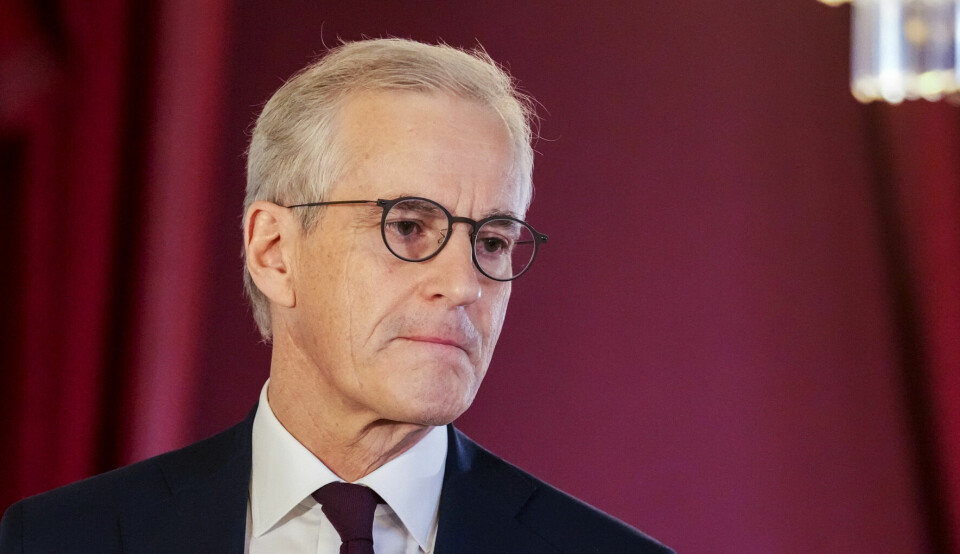 Selv med Jonas Gahr Støres kapasitet, diplomatiske evner og fysiske og mentale styrke, vil det være grenser for hvor lenge han, hans parti og regjeringen klarer å stå i spagat, skriver Øystein Blymke. Statsminister Jonas Gahr Støre (Ap) holder en halvårlig oppsummerende pressekonferanse i regjeringens representasjonsbolig. (19. desember 2024)