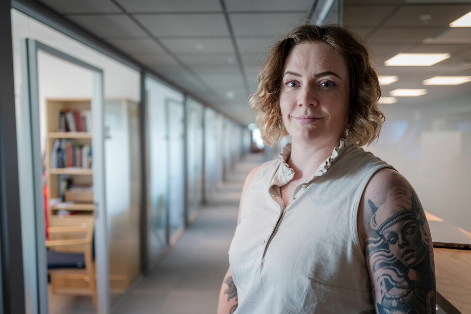 Å redusere sykefraværet handler også om at syke mennesker må ha anledning til å holde seg hjemme – uten å bli økonomisk straffet, skriver Barbro Auestad. Barbro Auestad, medlem av arbeidsutvalget og forbundsstyret i Forbundet Styrke, tidligere El og IT Forbundet.