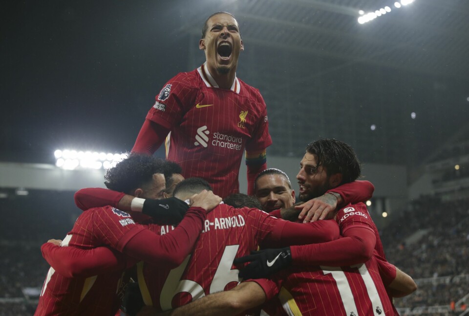Virgil van Dijk forlenger karrieren som Liverpool-spiller. Virgil van Dijk forlenger karrieren som Liverpool-spiller. Foto: Ian Hodgson / AP / NTB