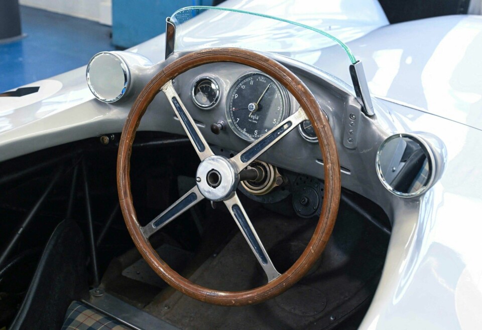 1954-modellen ble i sin tid kjørt av den britiske Formel 1-føreren Stirling Moss.(Thomas Kienzle/AFP) 1954-modellen ble i sin tid kjørt av den britiske Formel 1-føreren Stirling Moss.