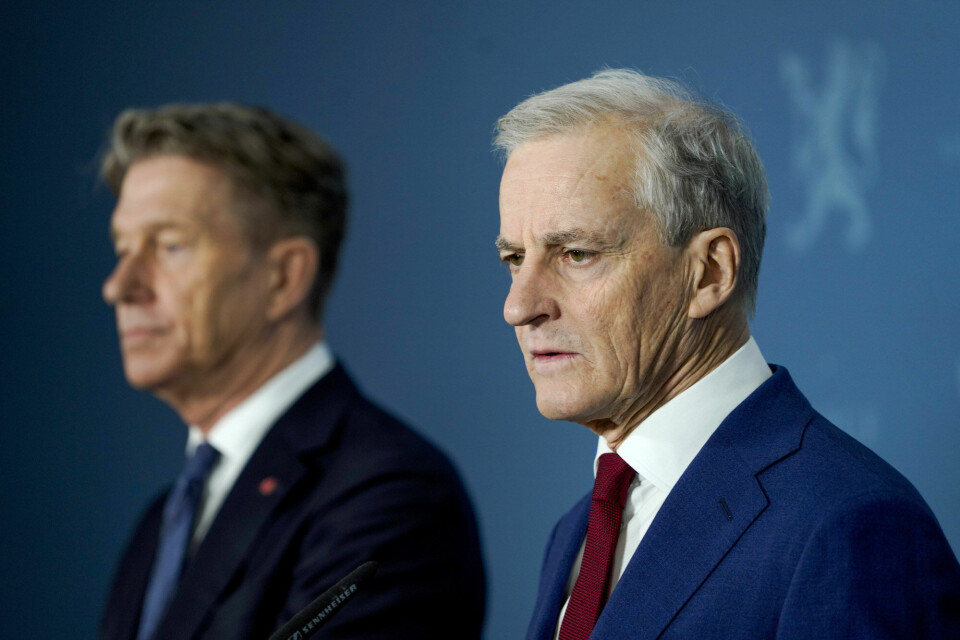 «Norgesprisen» som får svenskene til å steile, er et unødvendig provoserende grep. Det er fullt mulig å lage støtteordninger som ikke subsidierer varmekabler i oppkjørselen eller boblebad på hytta, mener Eivind Trædal. Bildet viser olje- og energiminister Terje Aasland og statsminister Jonas Gahr Støre. Statsminister Jonas Gahr Støre (Ap) og energiminister Terje Aasland (Ap) holder pressekonferanse om strøm på Statsministerens kontor. (31. jan 2025)