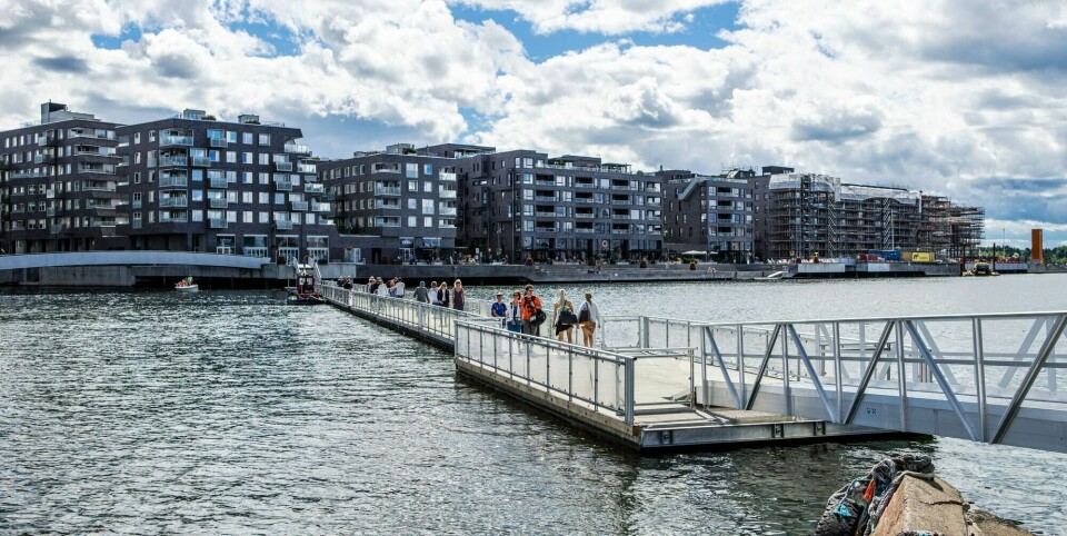 Områder som Bjørvika er blitt endret gjennom «nybygd» gentrifisering. Det er når slitne industritomter eller havneområder transformeres til nye, eksklusive byområder, skriver forfatterne av kronikken. Bildet viser boliger på Sørengkaia.(Thomas Brun/NTB) Oslo 20160801.Boliger på Sørengkaia sett fra Sukkerbiten.Foto: Thomas Brun/NTB