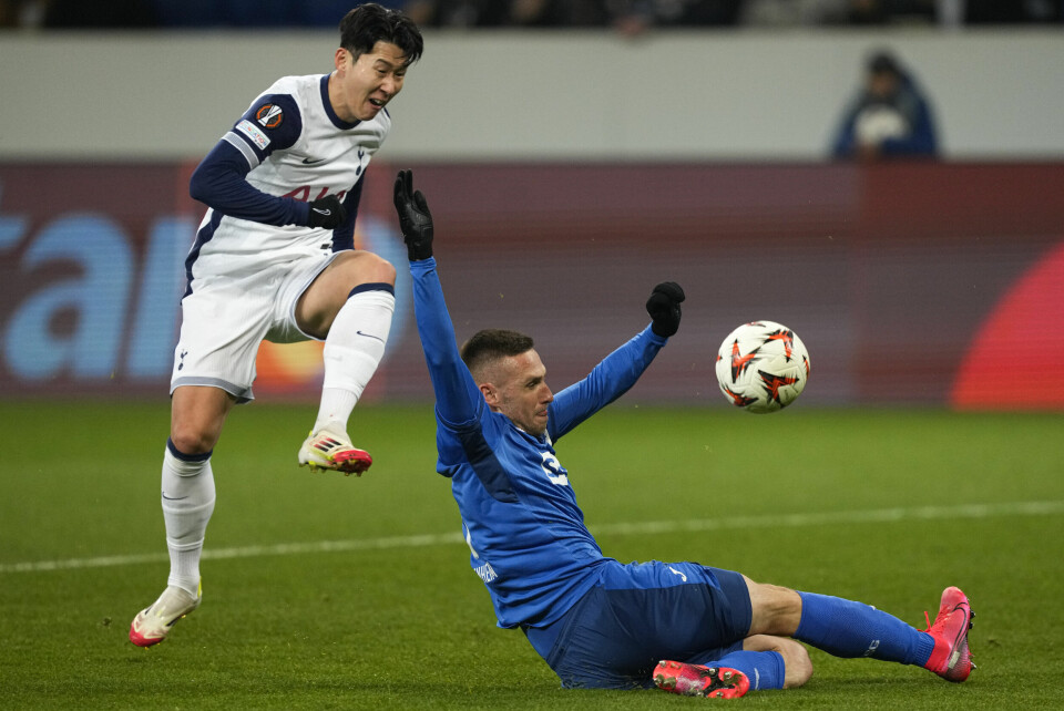 Son scoret da Tottenham vant i Tyskland Son setter inn 2–0 målet via Hoffenheims KaderabekFoto: Michael Probst / AP / NTB
