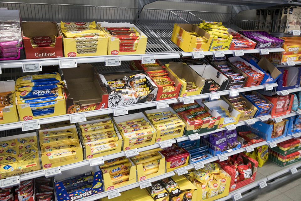 Prisen på sjokolade har økt veldig mye det siste året. Arkivfoto. Oslo 20191105. Sjokolade og godteri på Coop på Skøyen i Oslo.Foto: Terje Pedersen / NTB