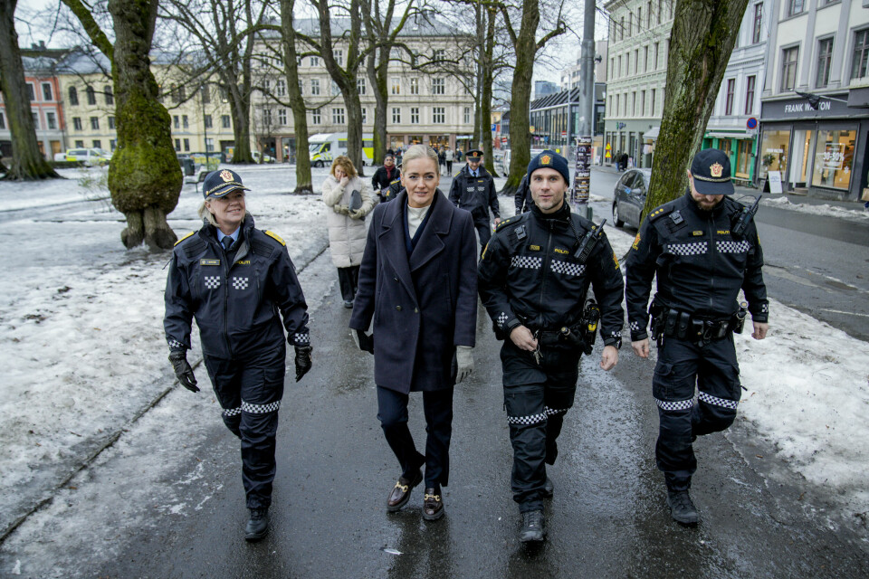 Justisminister Emilie Enger Mehl (Sp) foretar den offisielle åpningen av Oslo politidistrikts nye nærpolitiseksjon ved Enhet sentrum på Grünerløkka i Oslo. Justisminister Emilie Enger Mehl (Sp) foretar den offisielle åpningen av Oslo politidistrikts nye nærpolitiseksjon ved Enhet sentrum på Grünerløkka i Oslo. Foto: Stian Lysberg Solum / NTB