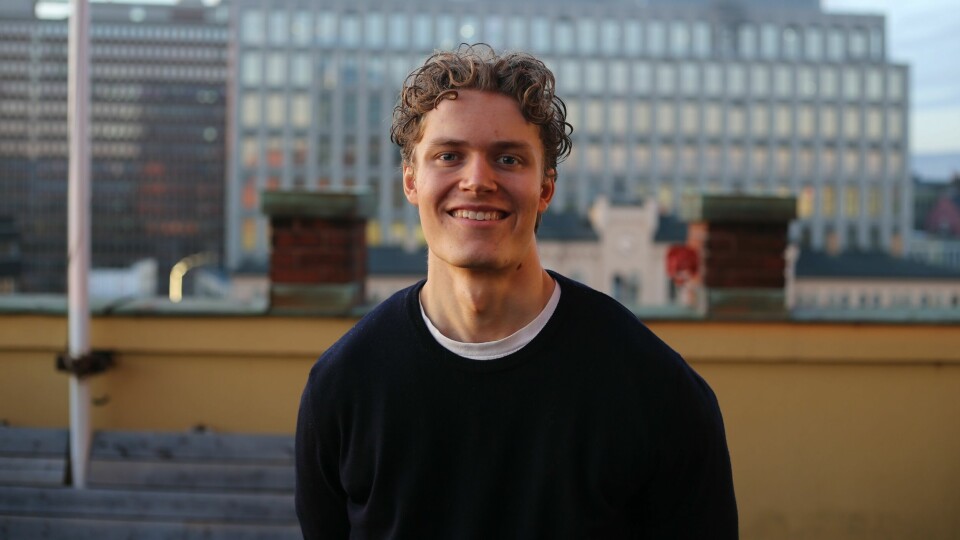 Vi som er unge, kan ikke vente på at andre skal fikse framtida vår – vi må ta ansvaret selv, skriver Emanuel Smári, som er 18 år og stortingskandidat for Arbeiderpartiet. Emanuel Smári, 18 år, stortingskandidat for Ap og elev ved Foss videregående skole.