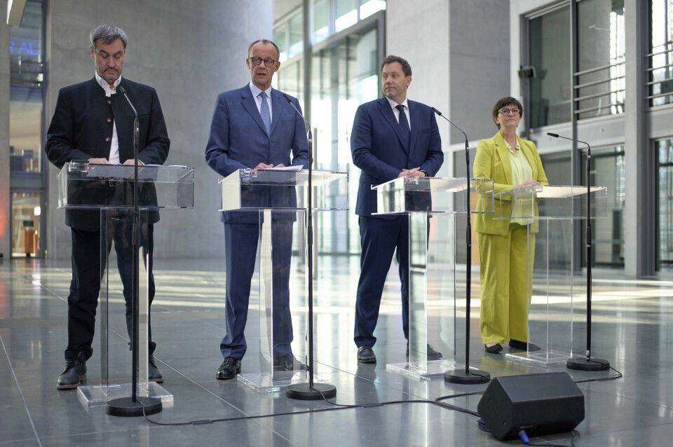 Markus Söder fra CSU, Friedrich Merz fra CDU og SPD-lederne Lars Klingbeil og Saskia Esken kunngjør at de er enige om å danne regjering. Markus Söder fra CSU, Friedrich Merz fra CDU og SPD-lederne Lars Klingbeil og Saskia Esken kunngjør at de er enige om å danne regjering. Foto: Markus Schreiber / AP / NTB