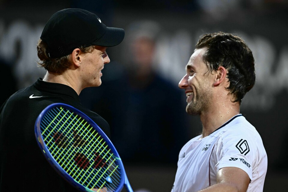 Casper Ruud smilte bredt til tross for at han ble knust av verdensener Jannik Sinner i kvartfinalen av Roma Masters tidligere i mai.(FILIPPO MONTEFORTE/AFP) Casper Ruud smilte bredt til tross for at han ble knust av verdensener Jannik Sinner i kvartfinalen av Roma Masters tidligere i mai.