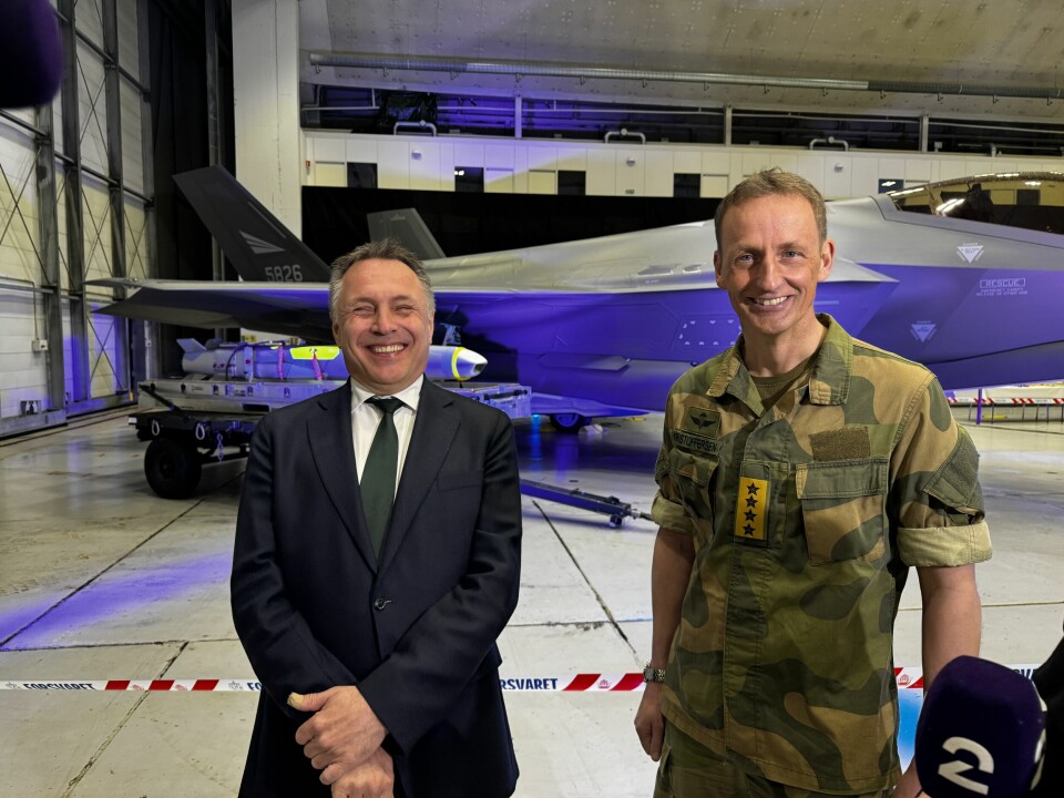 Forsvarsminister Tore O. Sandvik og forsvarssjef Eirik Kristoffersen. Her på Ørlandet. Forsvarsminister Tore O. Sandvik og forsvarssjef Eirik Kristoffersen besøkte Ørland flystasjon måndag for å markerte at alle dei 52 F35 kampflya har vorte leverte. Foto: Forsvarsdepartementet / Handout / NTB / NPK