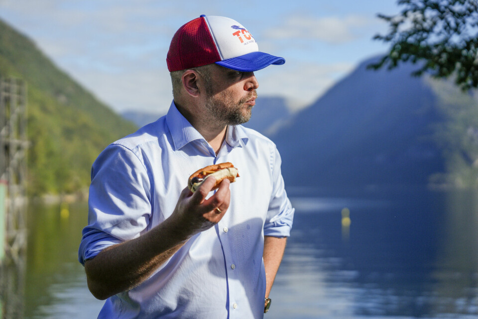 Senterpartiets EU-motstand handlar mest om partiets syn på demokrati og folkestyre. Dei meiner norsk demokrati blir sikra best utanfor EU, skriv Astrid Sverresdotter Dypvik. Senterpartiets EU-motstand handlar mest om partiets syn på demokrati og folkestyre. Dei meiner norsk demokrati blir sikra best utanfor EU, skriv Astrid Sverresdotter Dypvik.