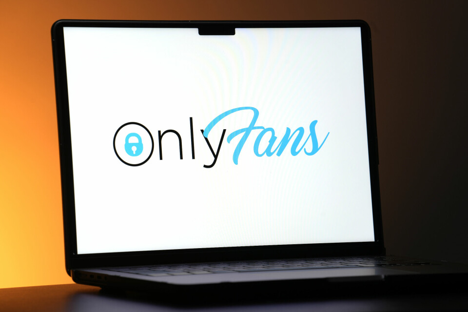 Seks OnlyFans-modeller er anmeldt av Skatteetaten for å skjule penger fra beskatning. En av dem, en kvinne fra Østlandet, risikerer fengsel for grovt skattesvik. Inntekter fra Onlyfans er også skattepliktige. Foto: Jeff Roberson AP / NTB