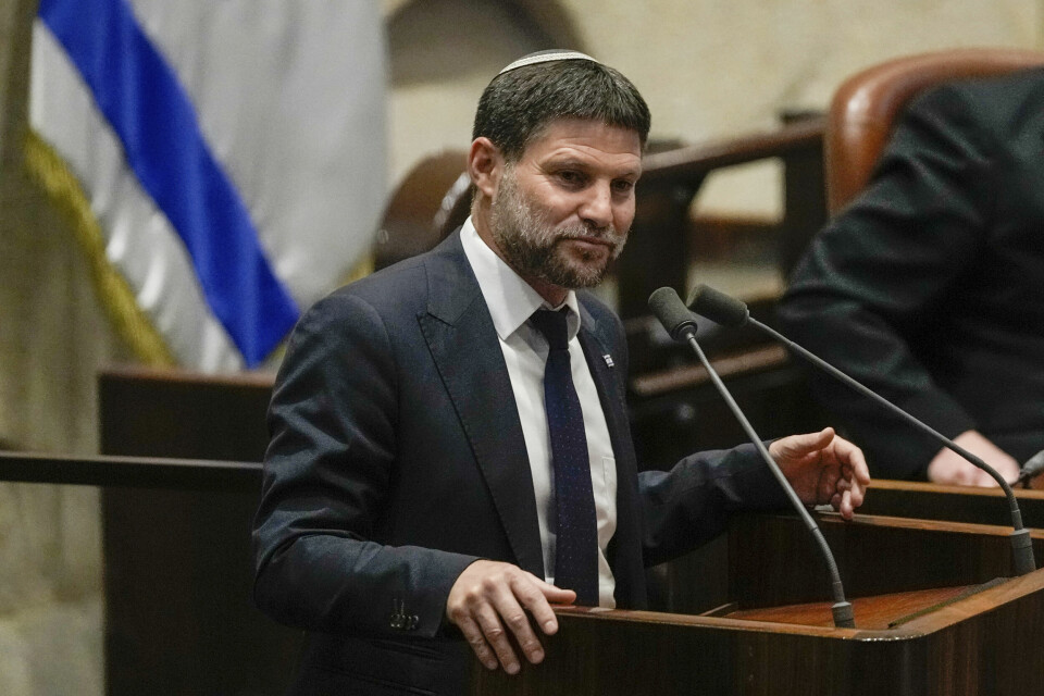 Israels finansminister Bezalel Smotrich fra det sterkt høyreorienterte Sionistpartiet truer med å forlate regjeringen som følge av våpenhvileavtalen med Hamas. Israels statsminister Bezalel Smotrich. Arkivfoto: Maya Alleruzzo, / AP / NTB