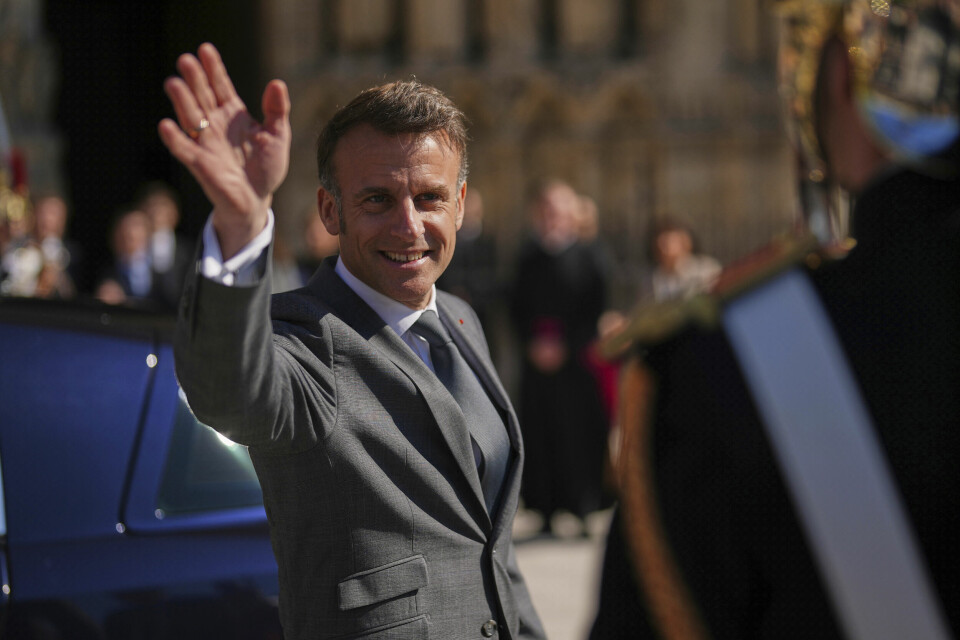 Emmanuel Macron mener franske selskaper bør stanse investeringer i USA inntil videre. Emmanuel Macron mener franske selskaper bør stanse investeringer i USA inntil videre. Foto: Thibault Camus / AP / NTB