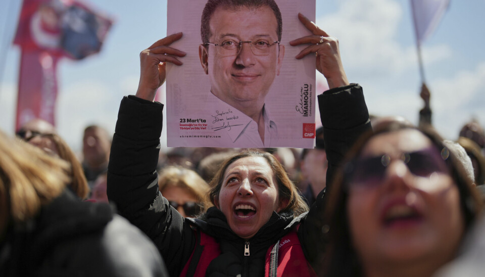 Tyrkia har utstedt arrestordre på 47 politikere fra opposisjonspartiet CHP. Partiets presidentkandidat, Istanbuls ordfører Ekrem Imamoglu, ble fengslet i mars.
