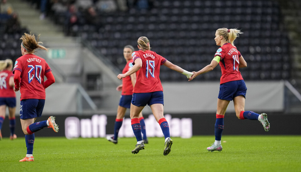 Norge jubler for 1-1 utlikningen under nasjonsliga-kampen i fotball mellom Norge og Island på Lerkendal stadion. Norge jubler for 1-1 utlikningen under nasjonsliga-kampen i fotball mellom Norge og Island på Lerkendal stadion.