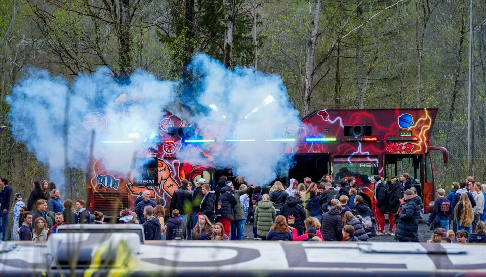 Så lenge russebussene står stille, går det meste bra. Illustrasjonsfoto. Heggedal 20250422. Russen i Asker viser frem russebussene på Hovedgården ungdomsskole i Heggedal. Foto: Lise Åserud / NTB / NPK