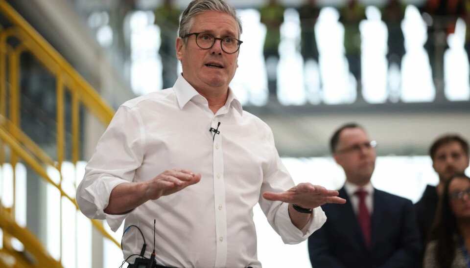 Storbritannias statsminister Keir Starmer varsler kraftig opprustning av det britiske forsvaret. British Prime Minister Keir Starmer speaks to workers during a visit to Glass Futures in Saint Helens, Merseyside, England, Thursday May 29, 2025. (James Speakman/PA via AP)
