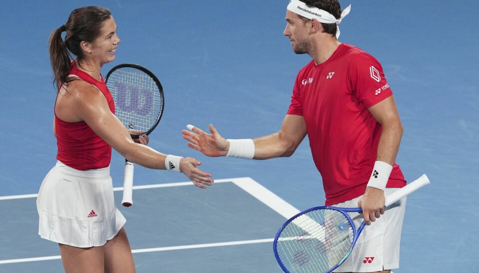 Ulrikke Eikeri skal i aksjon i Roland-Garros i onsdag. Her fra mixed double-kampen med Christian Ruud mot Polen i United Cup i desember.