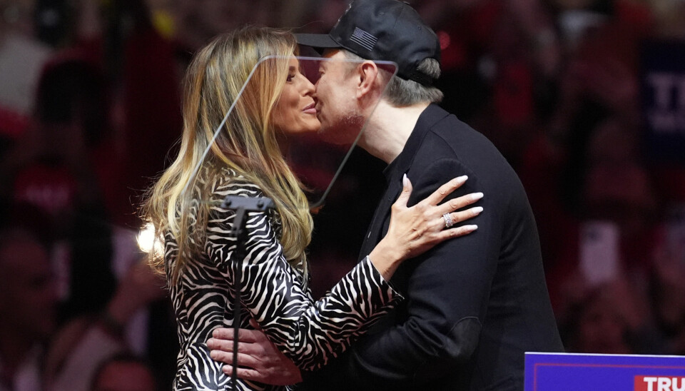 Det blir trolig langt mellom klemmene for Melania Trump og Elon Musk den nærmeste tiden. Bildet ble tatt i Madison Square Garden i oktober i fjor.