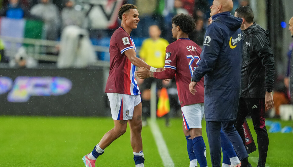 Antonio Nusa fikk stående applaus fra et fullsatt Ullevaal da han ble byttet ut med Oscar Bobb mot slutten av kampen mot Italia.