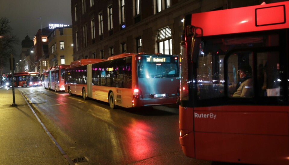 Vi trenger nye verktøy som kan hjelpe bussen fram, slik at den blir mer attraktiv, skriver innleggsforfatterne.