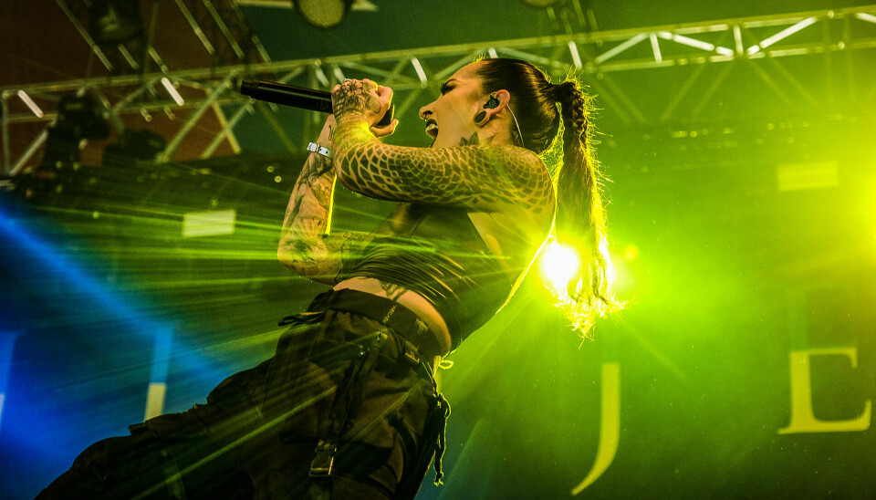 Jinjer fra Ukraina spiller på Tons of Rock, og er ett av bandene Dagsavisen anbefaler under årets festival. Her vokalist Tatiana Shmailyuk .