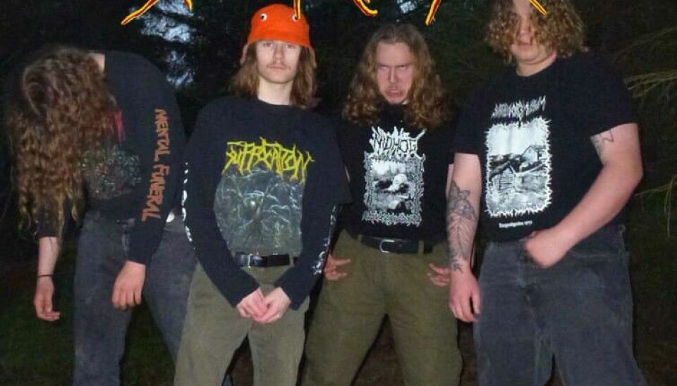 Nidhög vant konkurransen om å fylle sisteplassen på Tons of Rock-plakaten i samarbeid med Posten. Nidhög vant konkurransen om å fylle sisteplassen på Tons of Rock-plakaten i samarbeid med Posten.