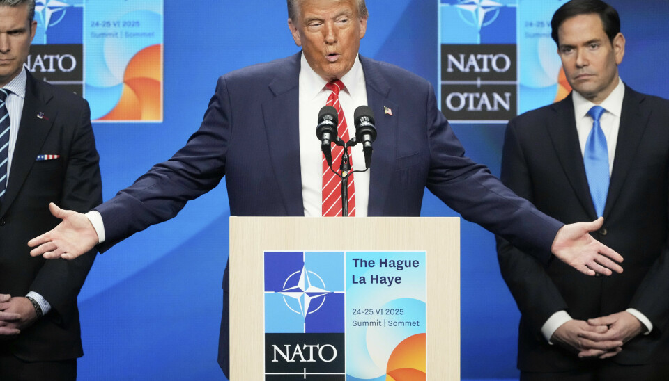 President Donald Trump på på onsdagens pressekonferanse i Haag etter Nato-toppmøtet. Han er flankert av forsvarsminister Pete Hegseth (t.v.) og utenriksminister Marco Rubio.