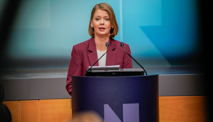 Sentralbanksjef Ida Wolden Bache presenterte Norges Banks rentebeslutning tidligere i juni. Skal man få reell effekt, må kuttene være større, skriver Frederik Neess.