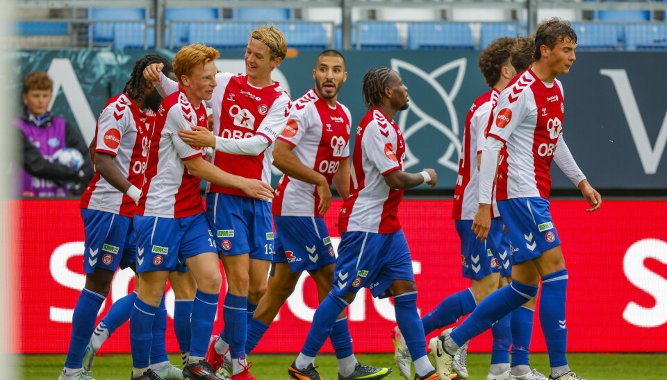 KFUM-spillerne feirer 0–2 målet under eliteseriekampen i fotball mellom Molde og KFUM Oslo på Aker Stadion.